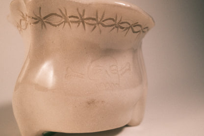 Barbed vase