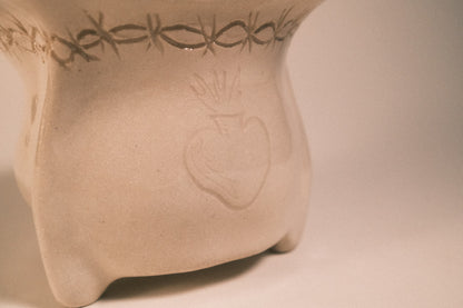 Barbed vase